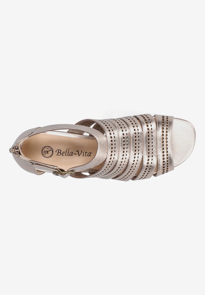 Betsy Sandal, , alternate image number null