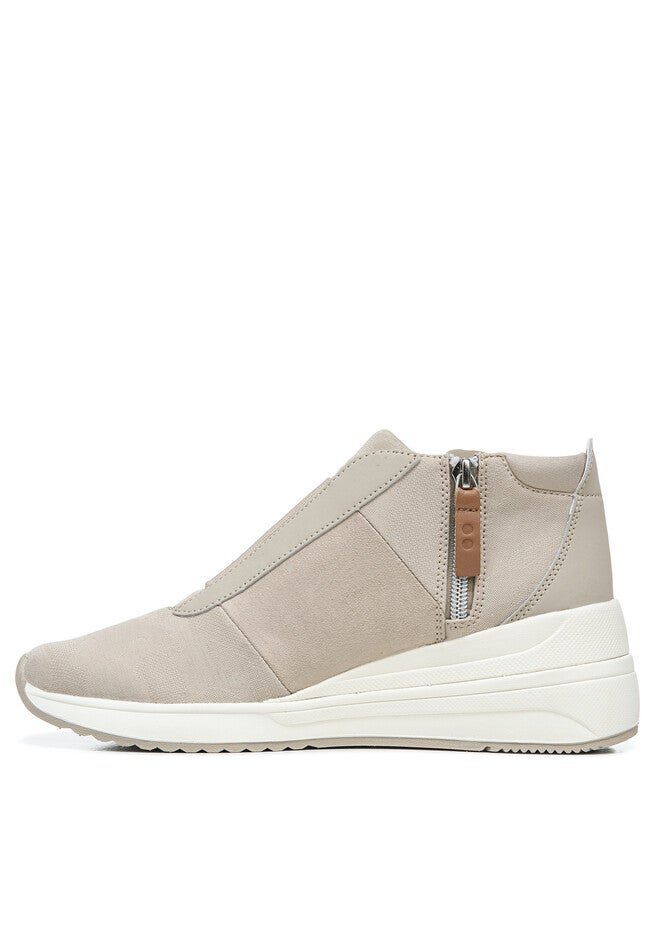Gwyn Water Repellent Sneaker, , alternate image number null