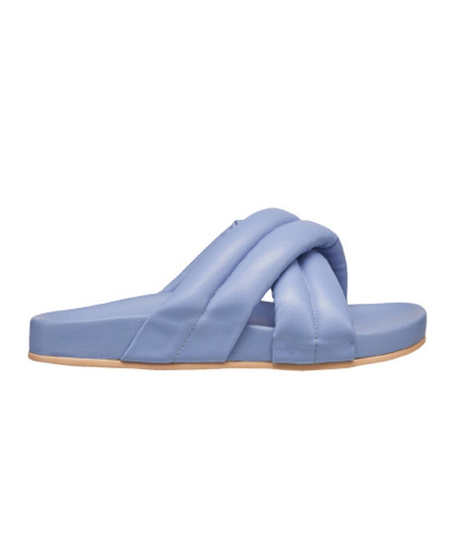 Hayden Sandal, , alternate image number null