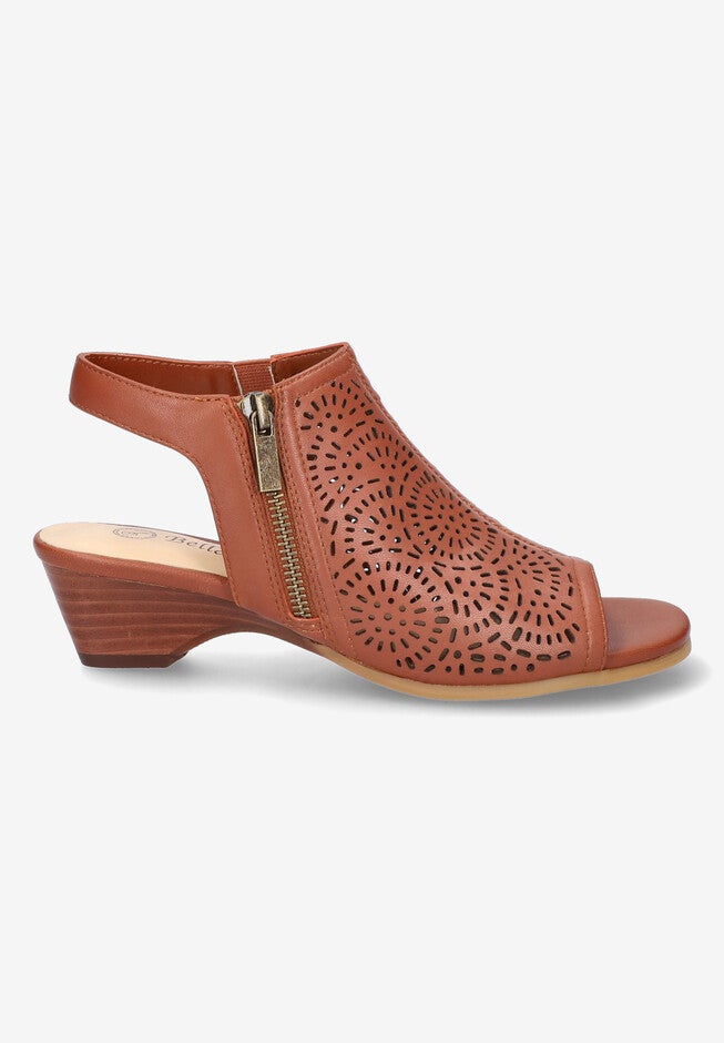 Amiyah Sandal, , alternate image number null