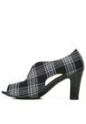 Carla Pump, , alternate image number null