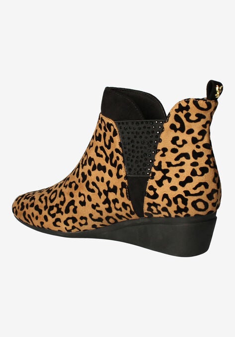 Hemalia Bootie, , on-hover image number null