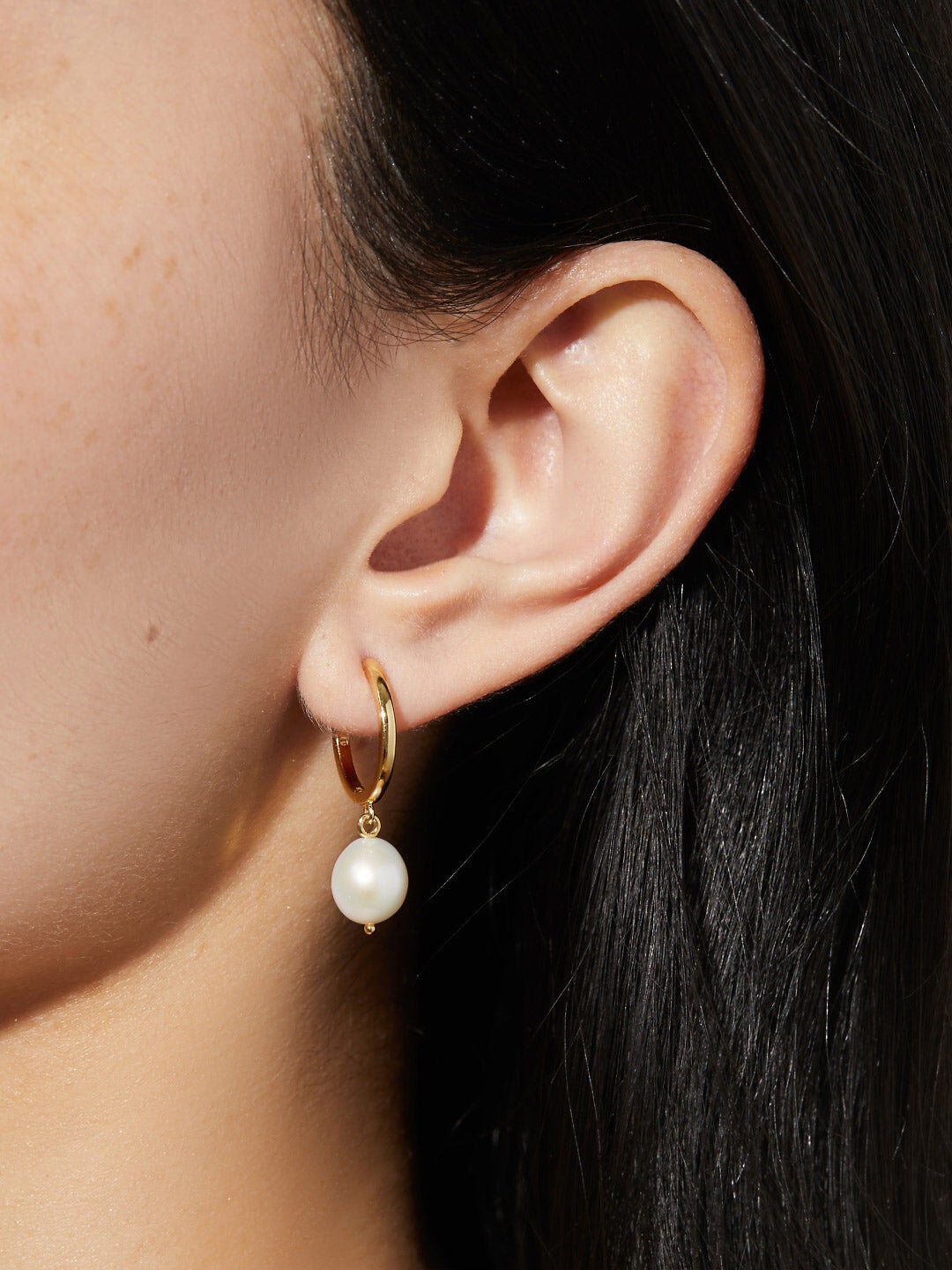 Medium Frida Pearl Hoops, GOLD, alternate image number 1
