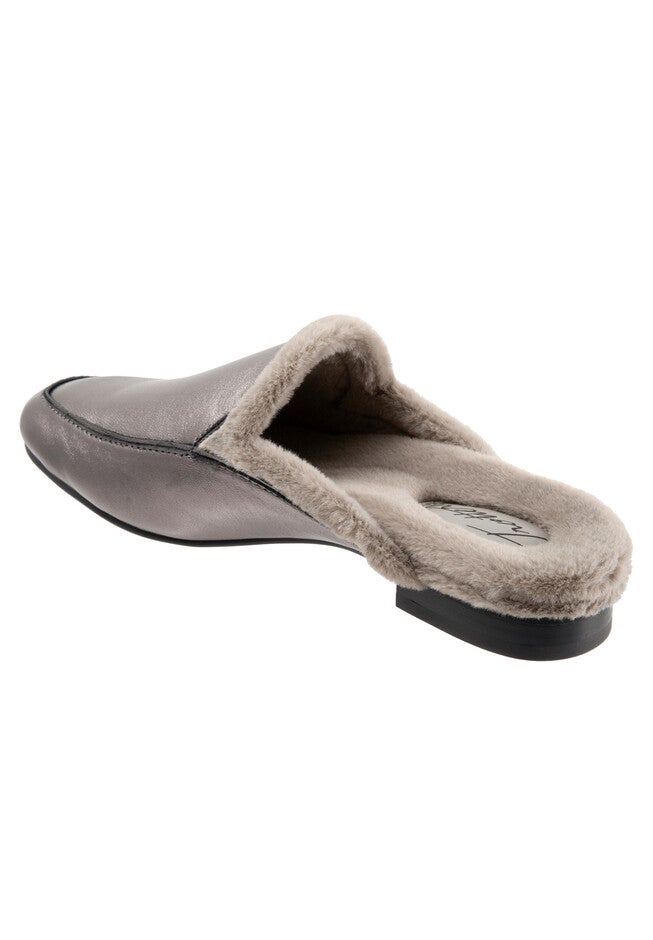Ginette Mule, , alternate image number null