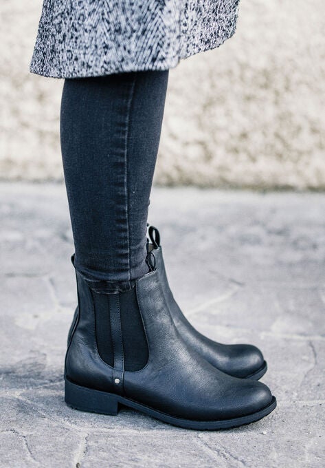 Sherpa Lined Faux Leather Chelsea Bootie, , alternate image number null