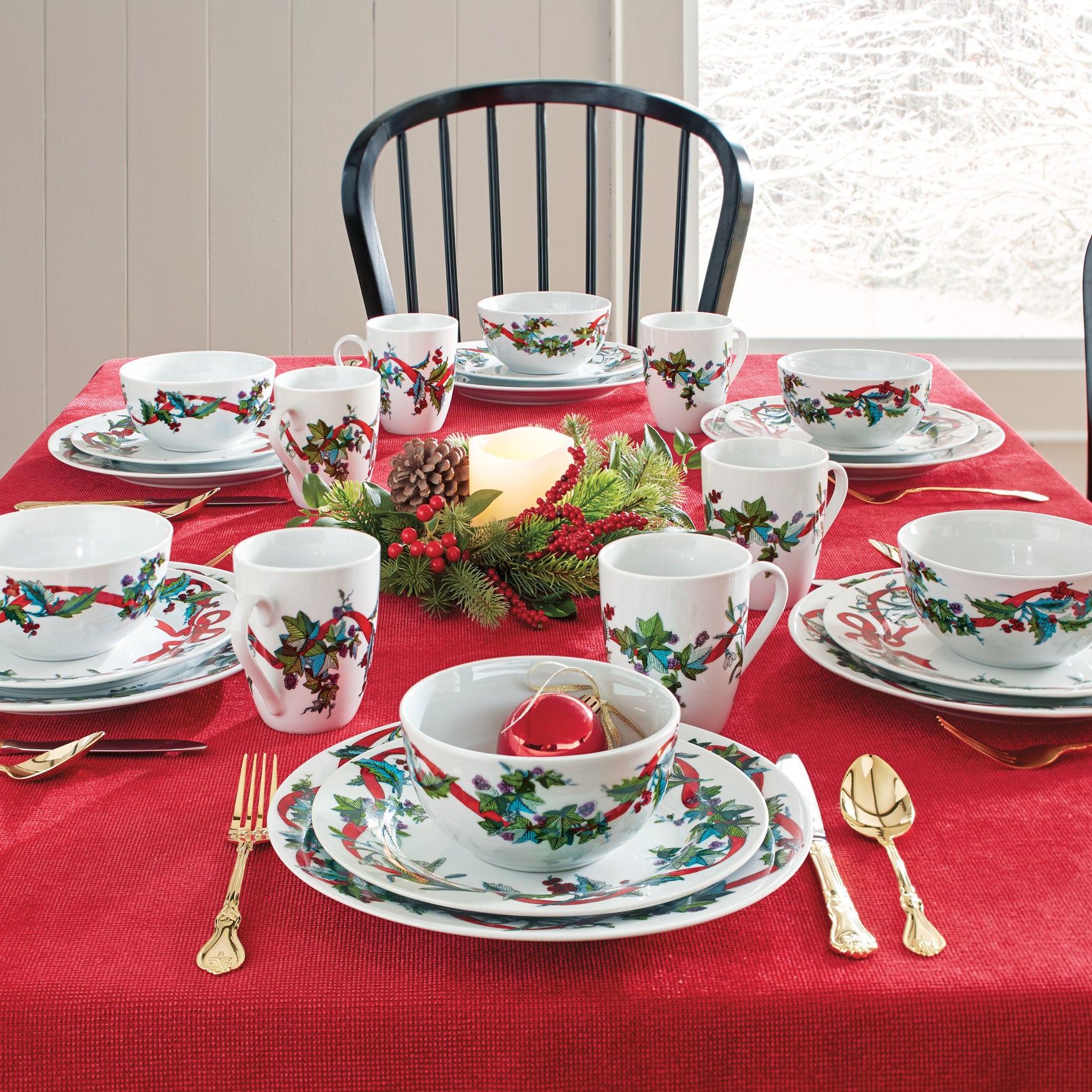 16-Pc. Christmas Dinnerware Set image number 3