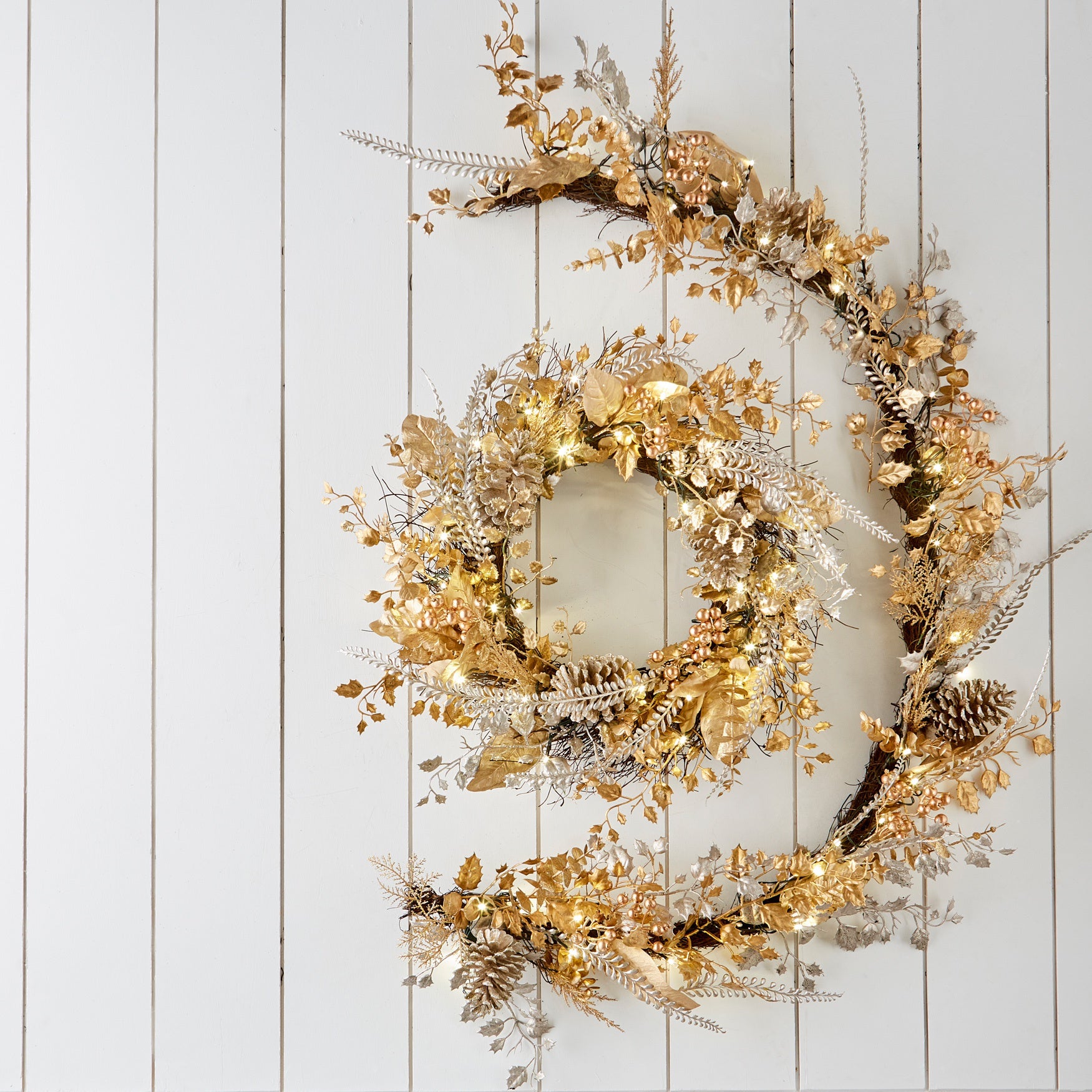 Pre-Lit Gold & Silver Wreath image number 1