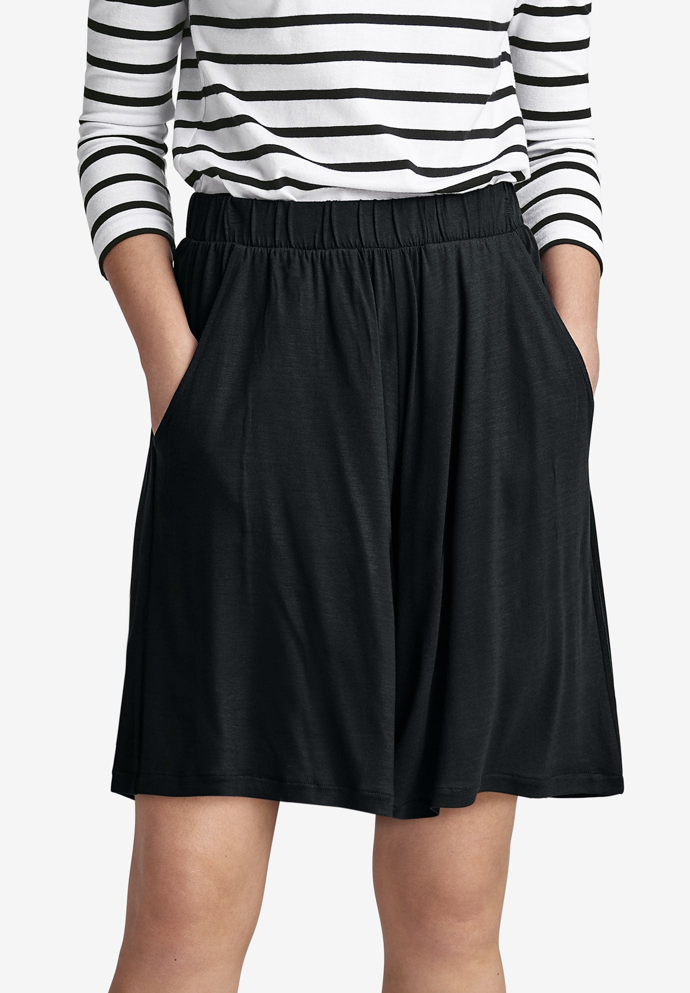 Elastic Waist Flowy Shorts image number 0