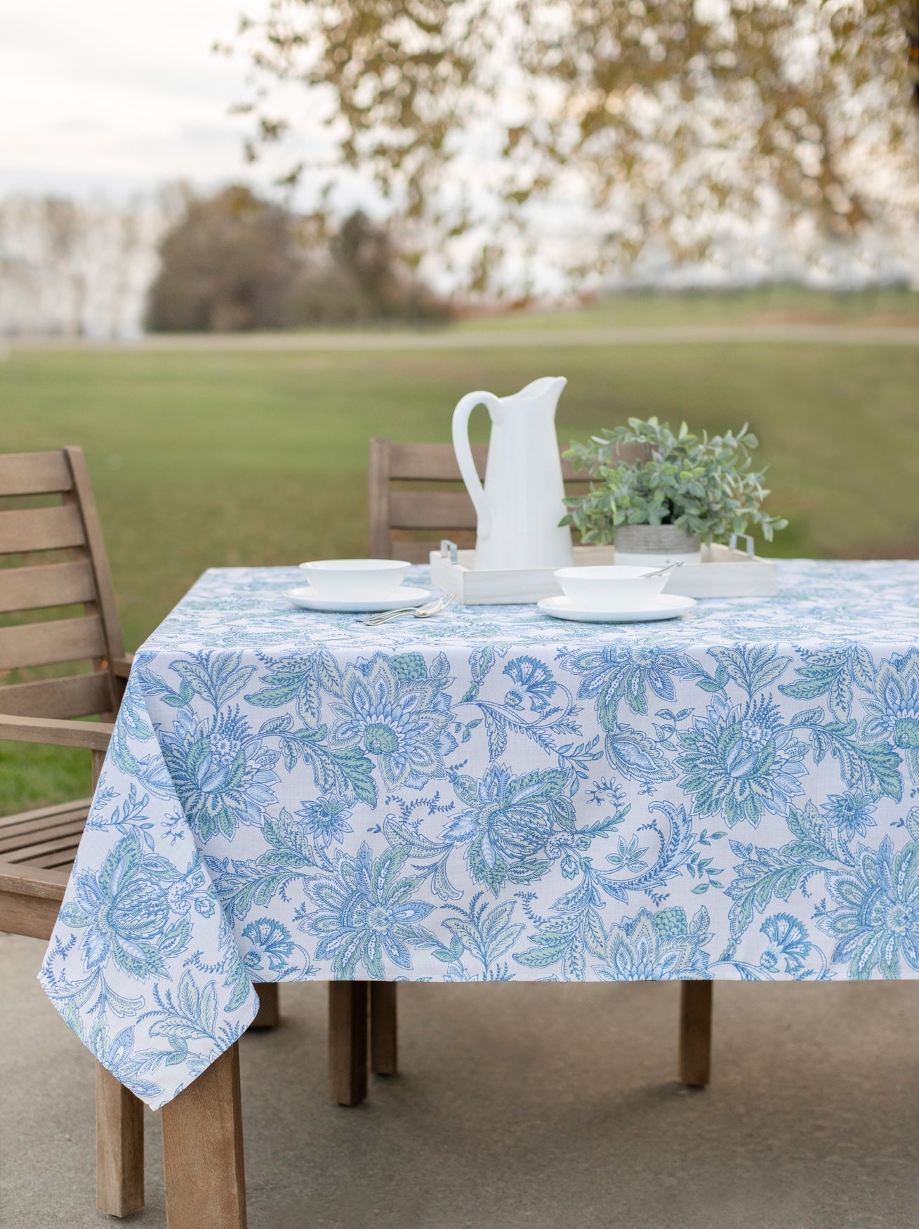 60" x 104" Katarina Floral Table Linen image number 0