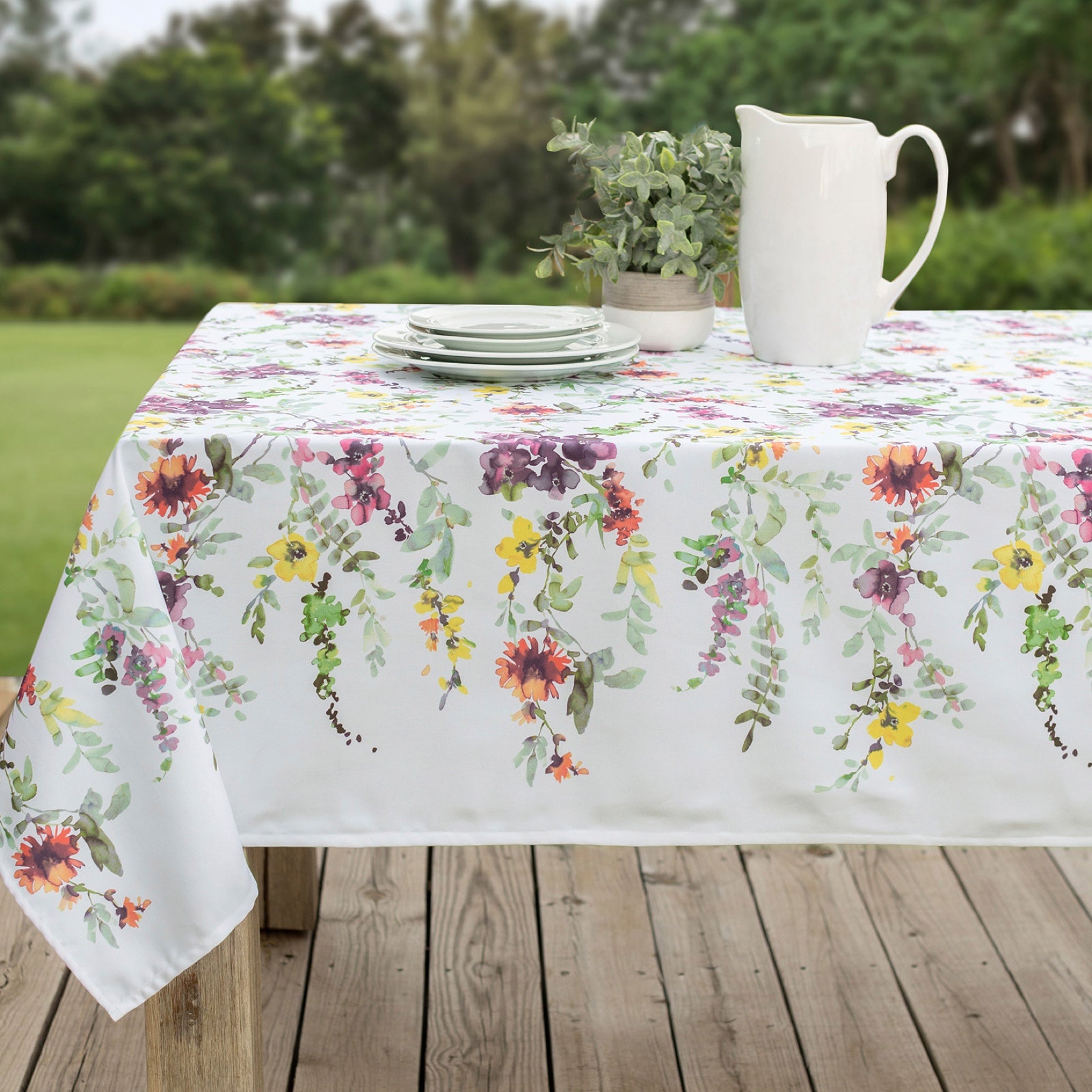 60" x 104"&nbsp;Floral Cascade Table Linen image number 0