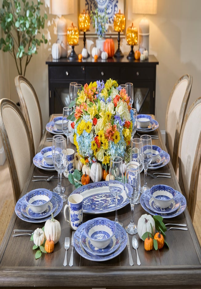 16-PC. Blue Willow Dinnerware Set image number 1