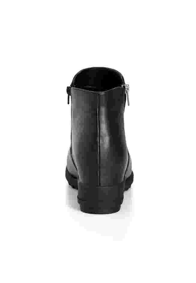 Farrah Wedge image number 1