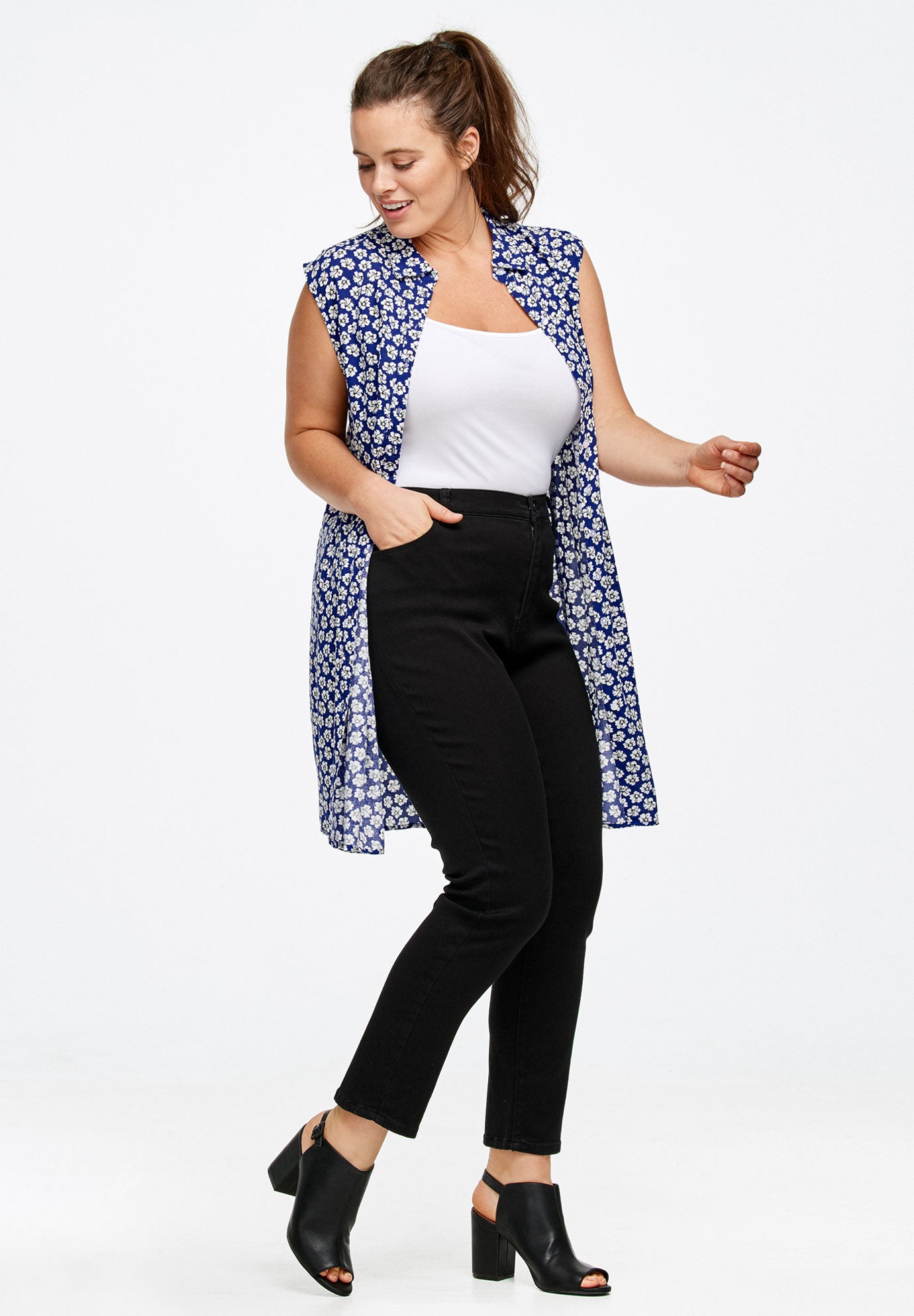 High-Waist Skinny Jeans image number 4