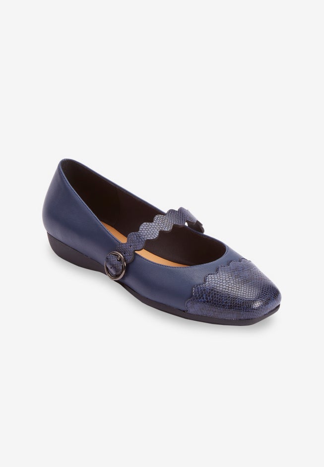 The Louella Flat image number 0