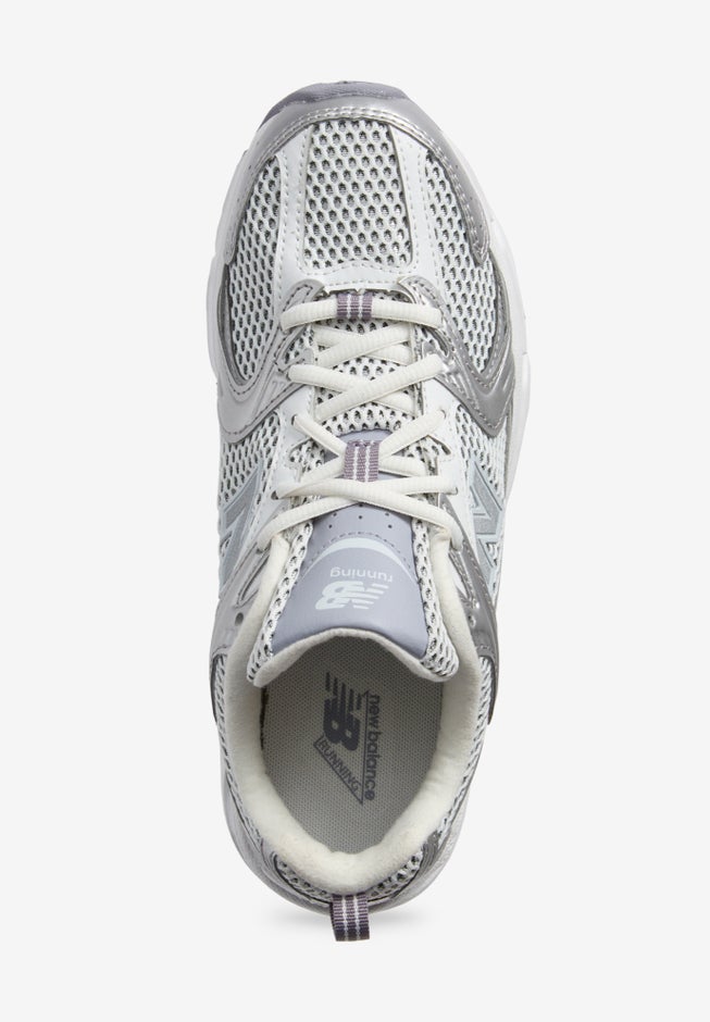 The 530 Sneaker image number 4